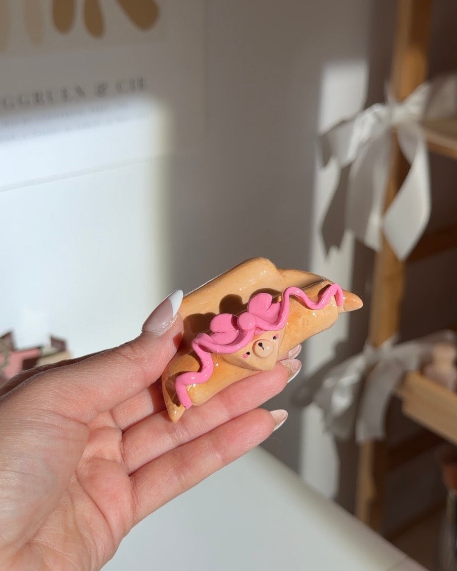 🥐🎀 Coquette Croissant Holder