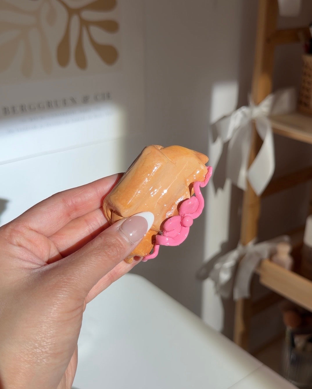 🥐🎀 Coquette Croissant Holder